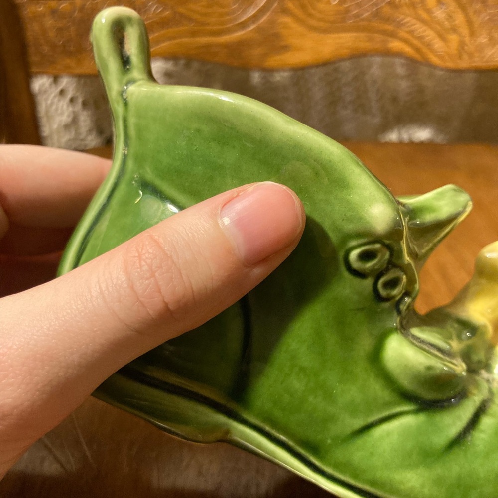 Vintage Yellow Elf Pixie on Green Shoe Boot - Smirk Expression - Picture 14 of 16